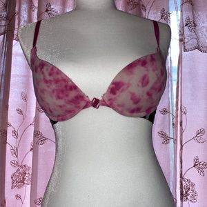 PINK VICTORIA SECRET BRA